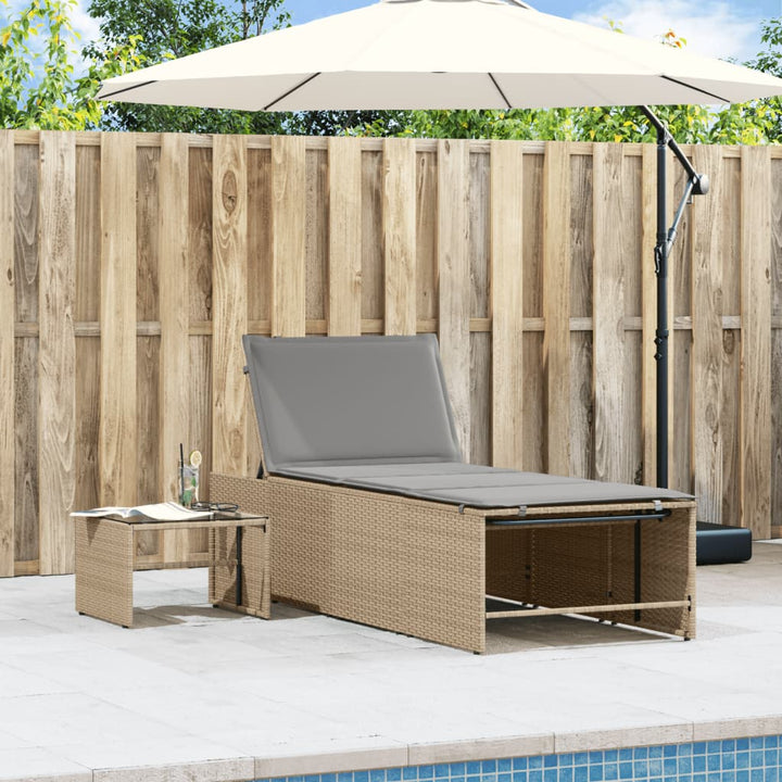 liggestole 2 stk. med bord beige polyrattan
