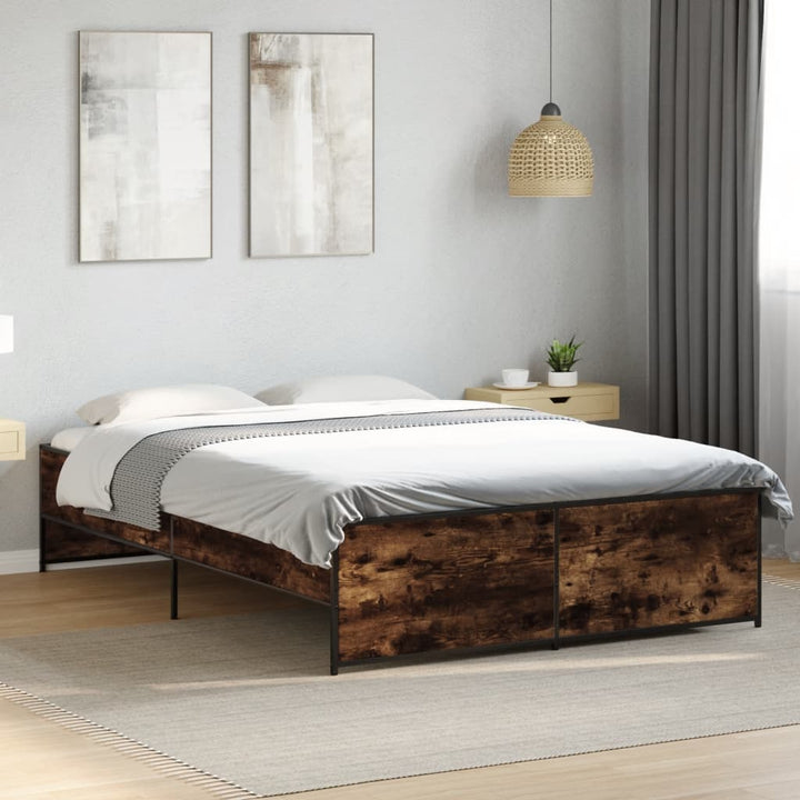 sengestel 135x190cm konstrueret træ og metal røget egetræsfarve