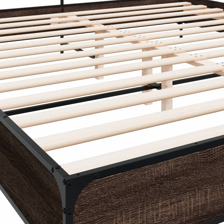 sengeramme 200x200 cm konstrueret træ og metal brun egetræ