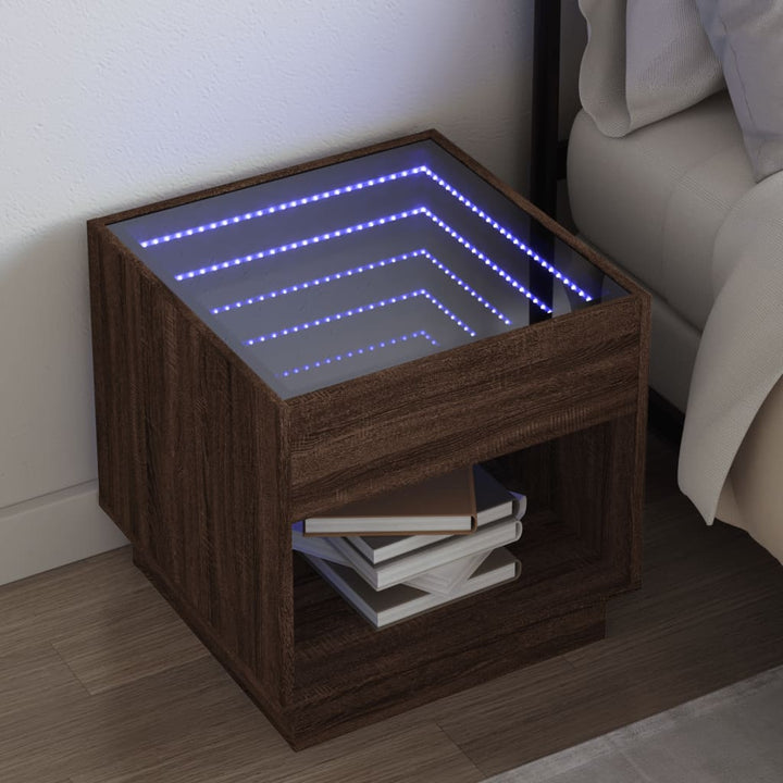 sengebord med Infinity LED-lys 50x50x50 cm brun egetræsfarve