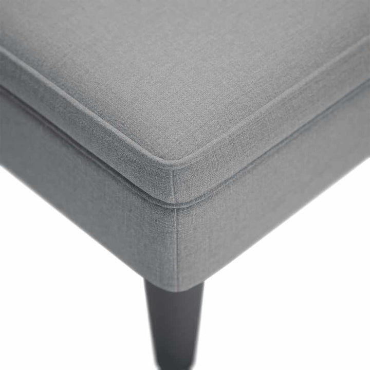 chaiselong med pude og højre armlæn stof lysegrå