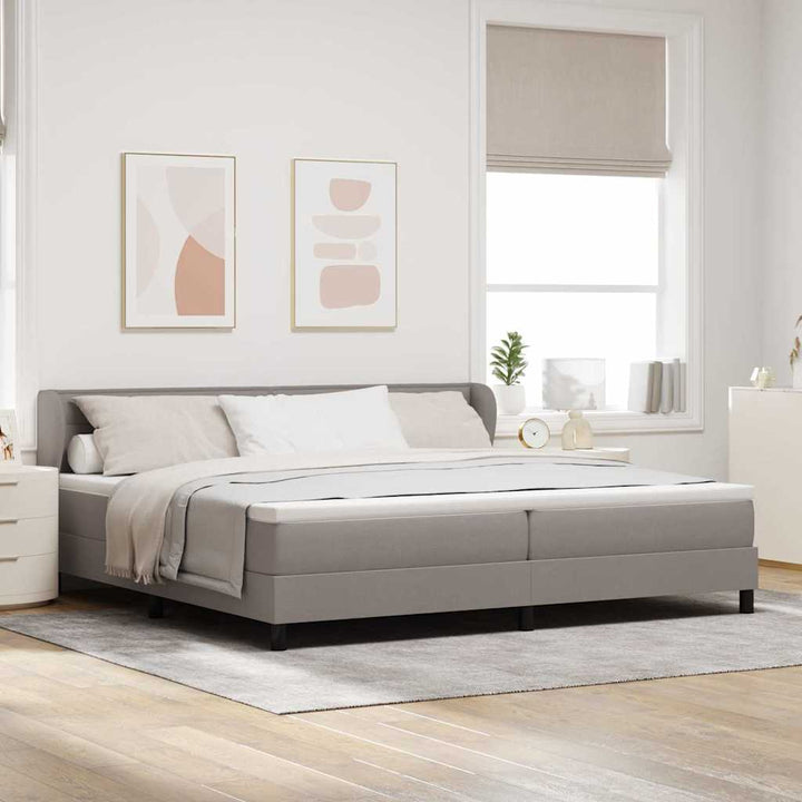 Box spring seng med madras Gråbrun 200 x 200 cm Stof