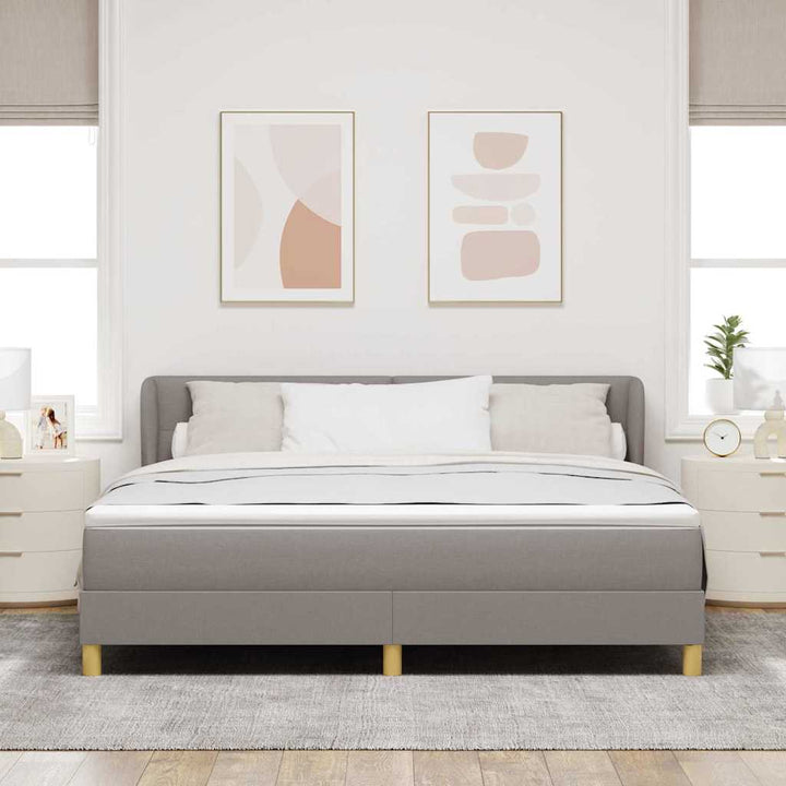 Box spring seng med madras Gråbrun 180 x 200 cm Stof