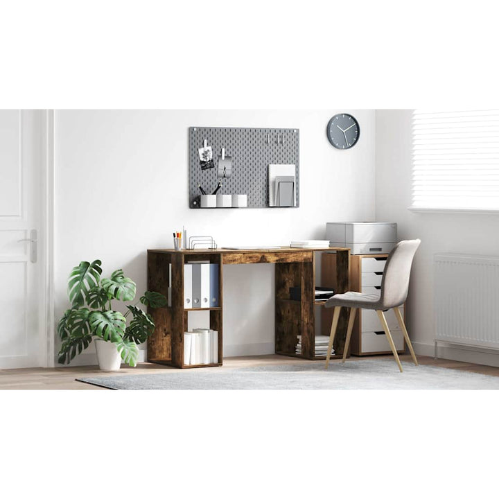 Bord med hylde Røget eg 130 x 50,5 x 75 cm Konstrueret træ