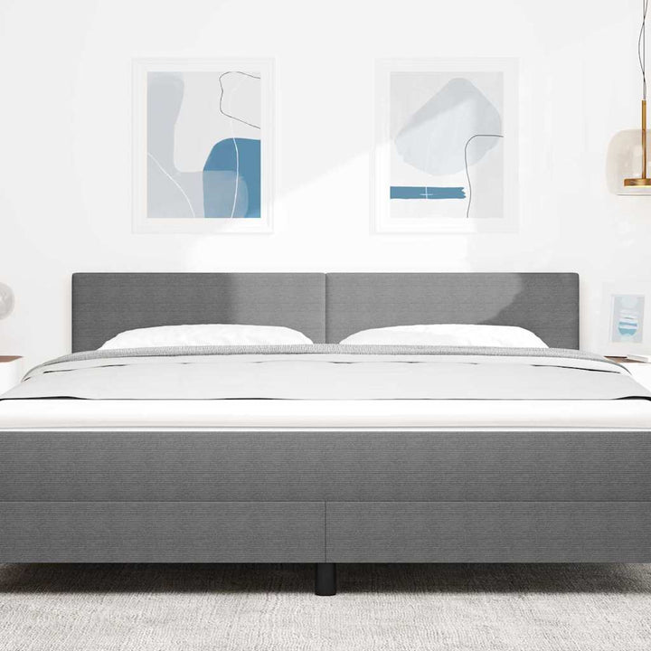 LED sengegavl med LED-lysstrimler Lysegrå 180 cm Velourstof
