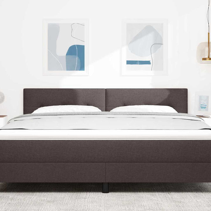 LED sengegavl med LED-lysstrimler Mørk Brun 180 cm Stof