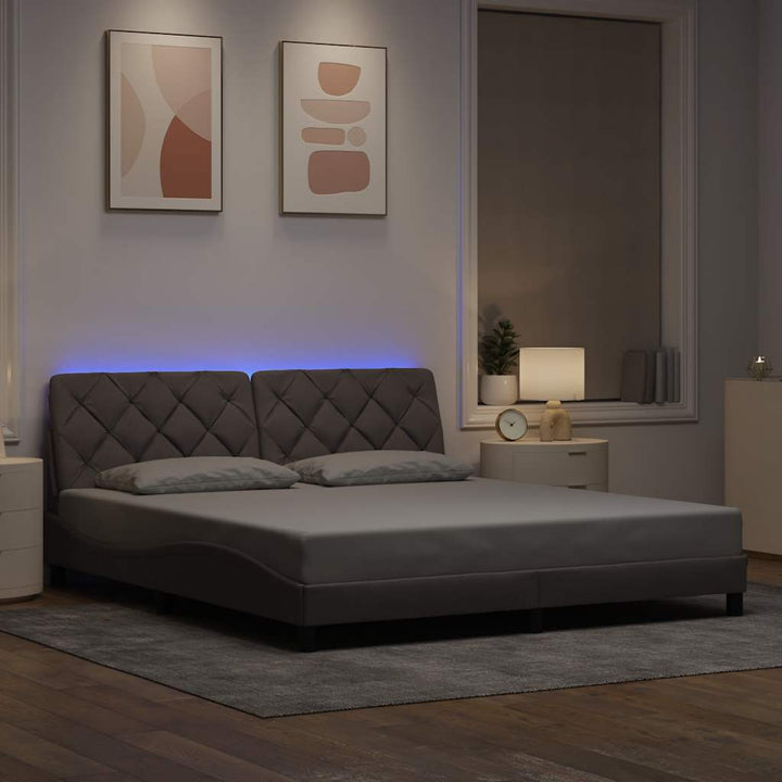 sengeramme med LED uden madras 180x200 cm stof gråbrun