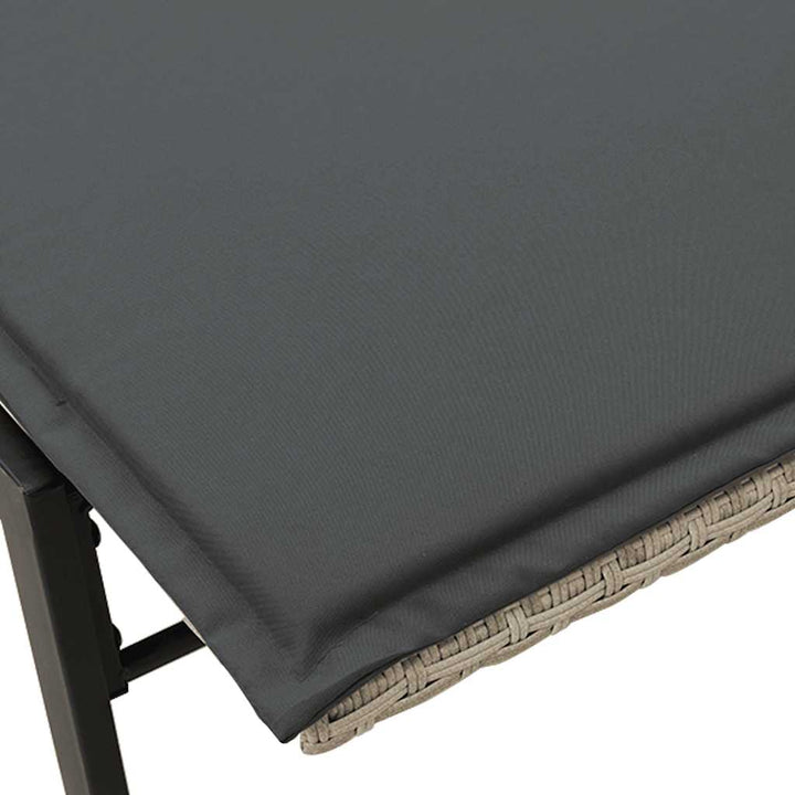 liggestol med hynde polyrattan lysegrå