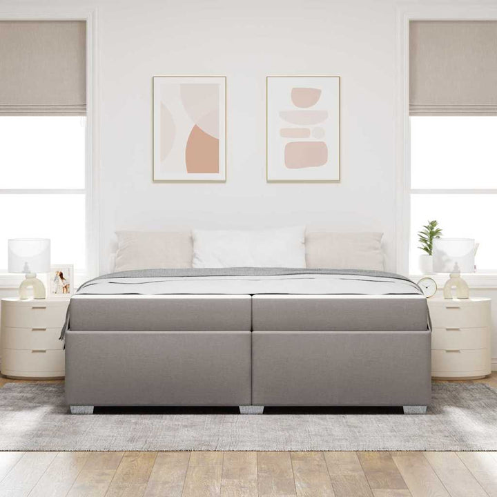 Sengestel med madras Gråbrun 200 x 200 cm Stof