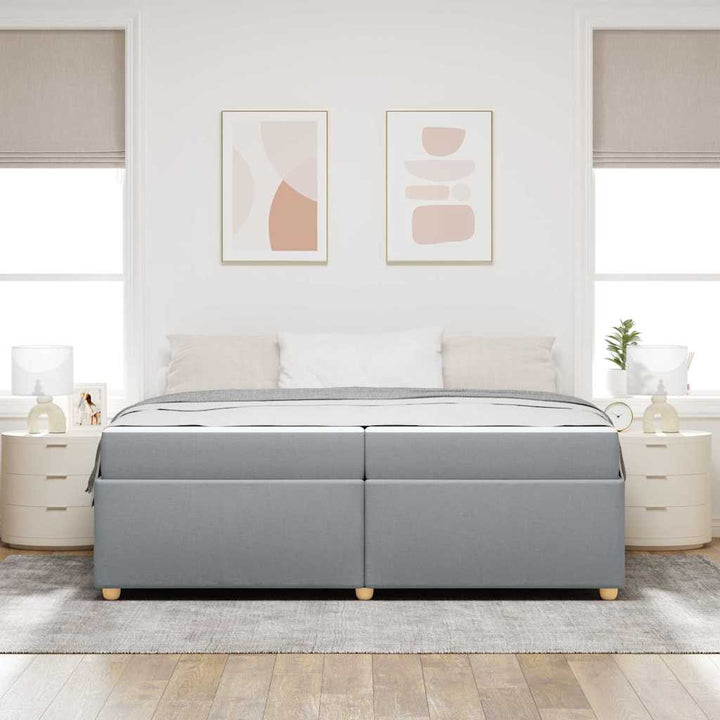 Sengestel med madras Lysegrå 200 x 200 cm Stof