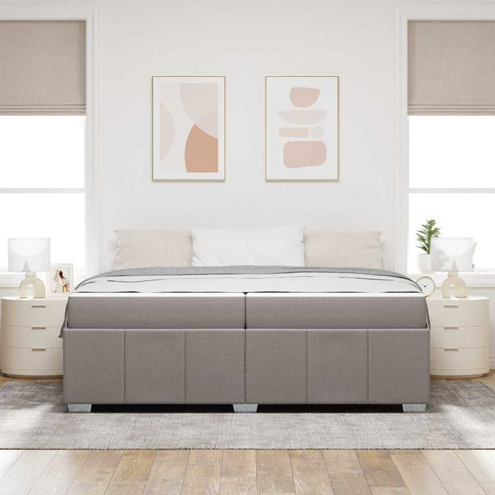 Sengestel med madras Gråbrun 200 x 200 cm Stof