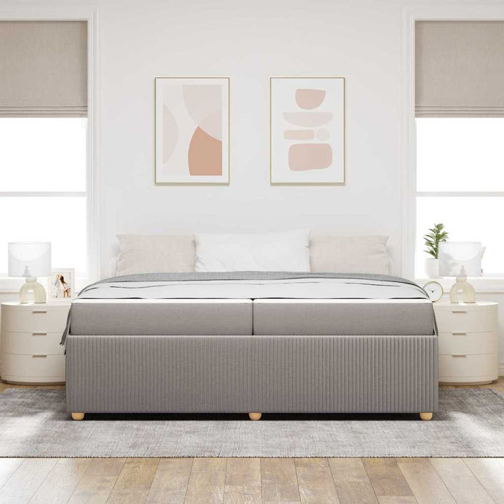 Sengestel med madras Gråbrun 200 x 200 cm Stof