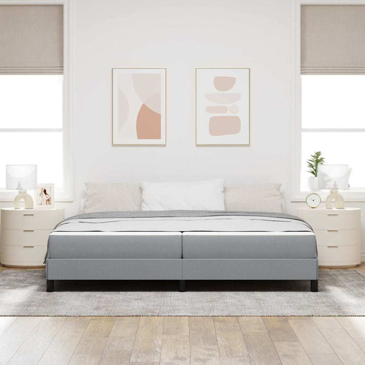 Box spring seng med madras Lysegrå 200 x 200 cm Stof