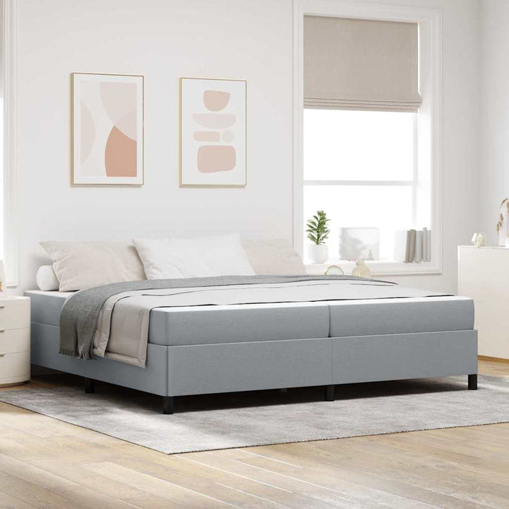 Box spring seng med madras Lysegrå 200 x 200 cm Stof