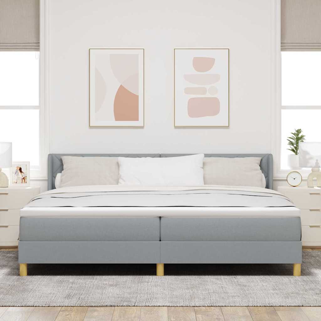 Box spring seng med madras Lysegrå 200 x 200 cm Stof