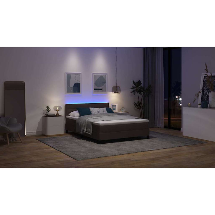 Box spring seng med LED-lysstrimler Mørk Brun 160 x 200 cm Stof