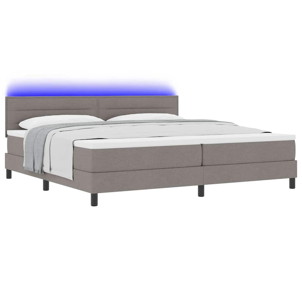 Box spring seng med madras med LED Gråbrun 200 x 200 cm Stof