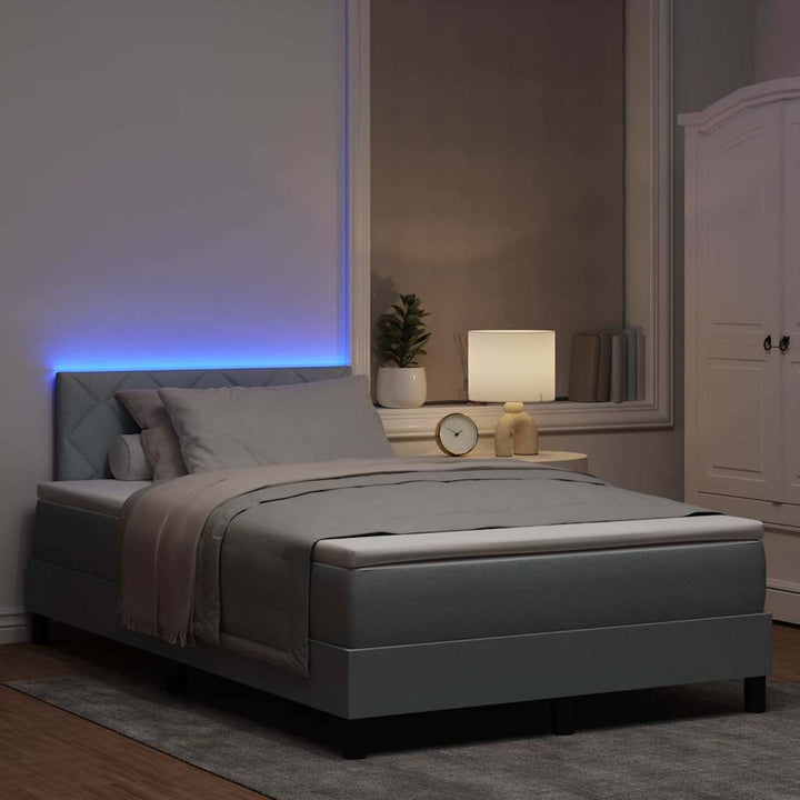 Box spring seng med LED-lysstrimler Lysegrå 120 x 190 cm Stof