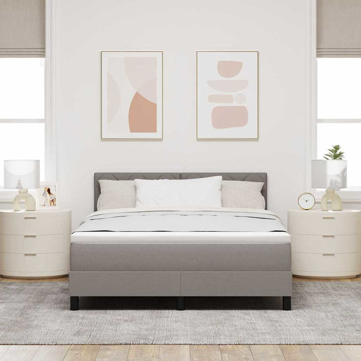 Box spring seng med LED-lysstrimler Gråbrun 140 x 200 cm Stof
