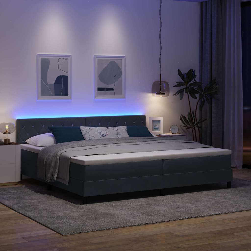LED Box Spring Bed med madras Mørkegrå 200 x 200 cm Fløjl