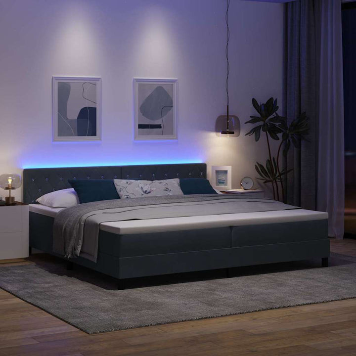 LED Box Spring Bed med madras Mørkegrå 200 x 200 cm Fløjl