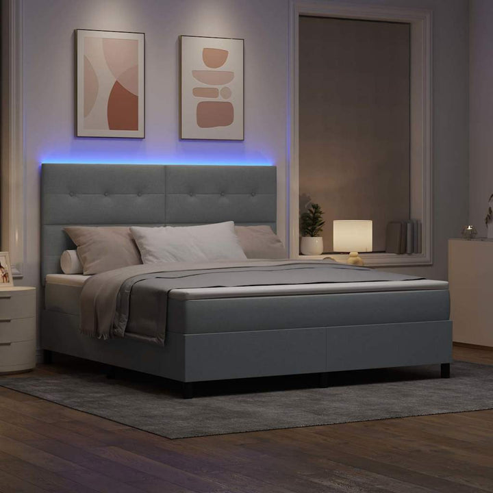 Box spring seng med madras med LED Lysegrå 180 x 200 cm Stof