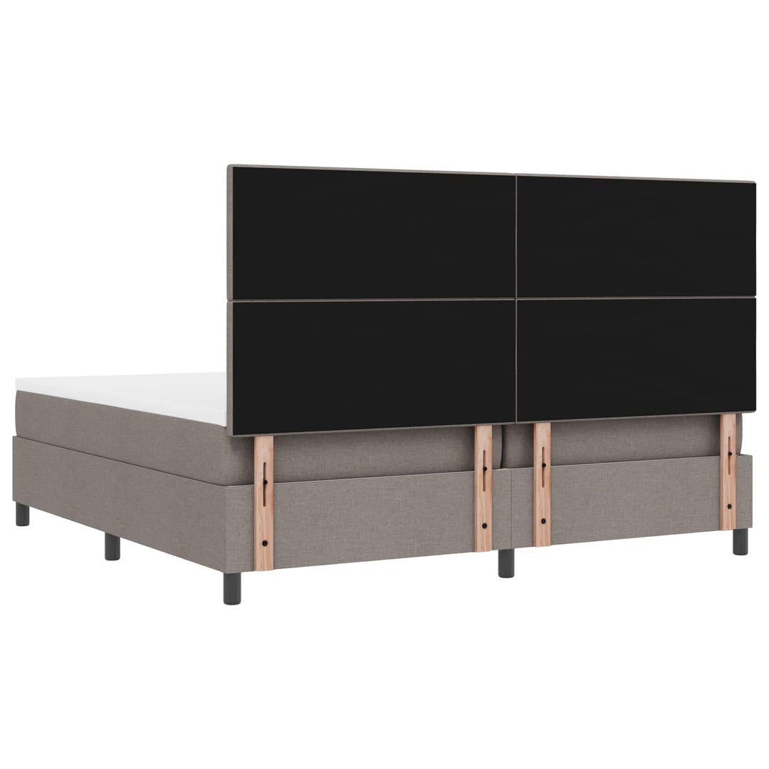 Box spring seng med LED-lysstrimler Gråbrun 200 x 200 cm Stof