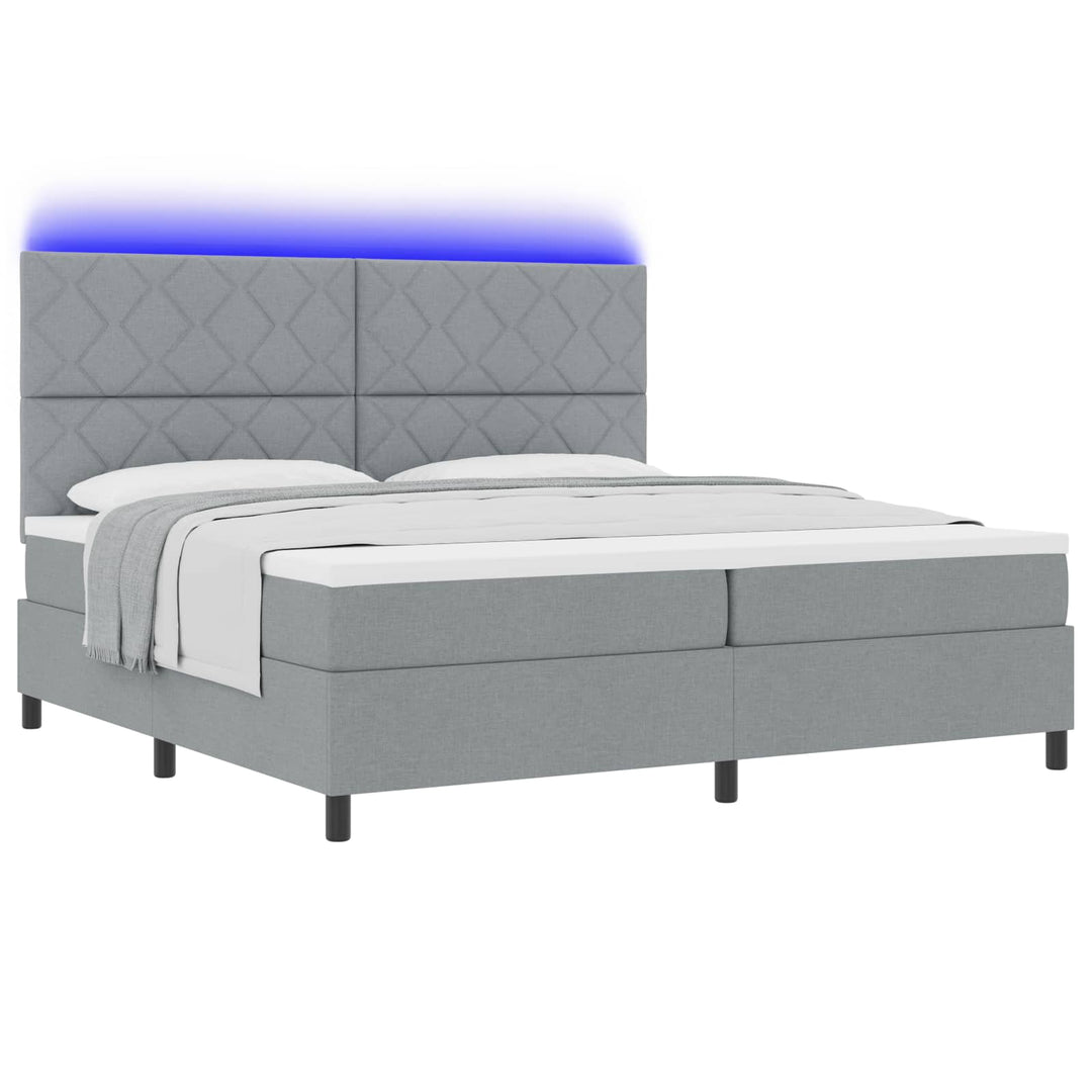 Box spring seng med LED-lysstrimler Lysegrå 200 x 200 cm Stof