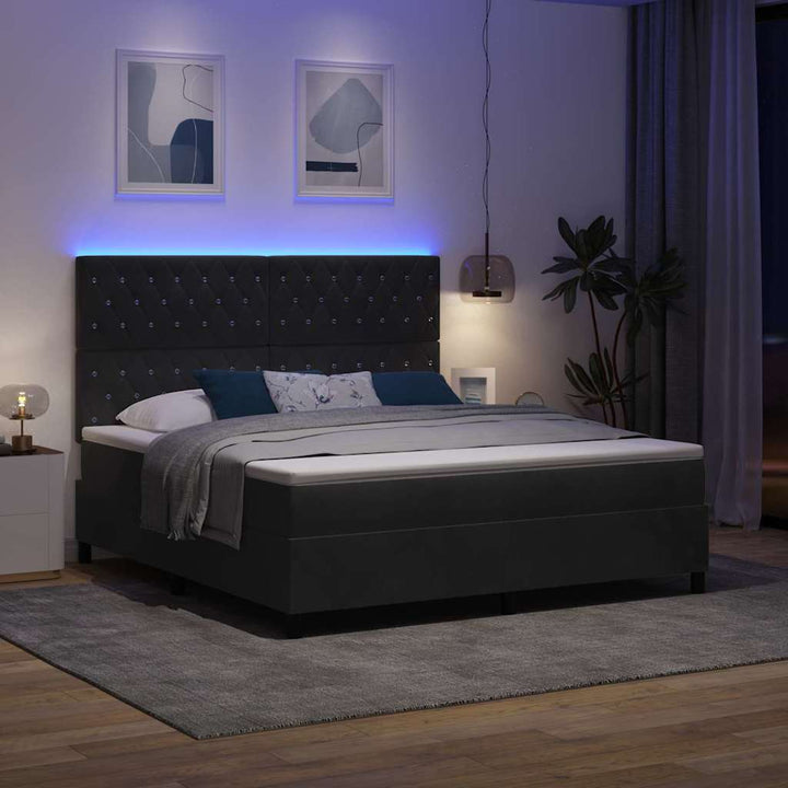 LED Box Spring Bed med madras Sort 180 x 200 cm Fløjl