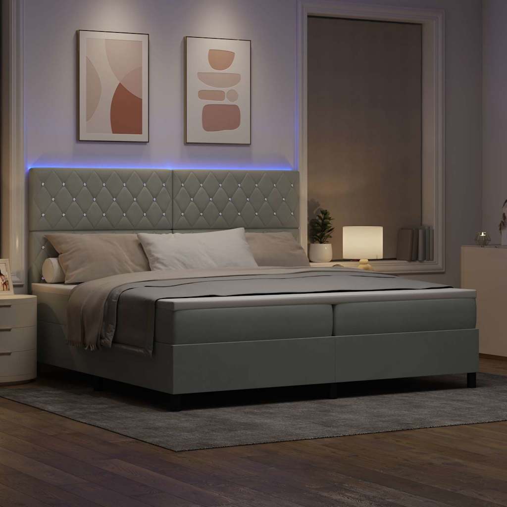 LED Box Spring Bed med madras Lysegrå 200 x 200 cm Fløjl