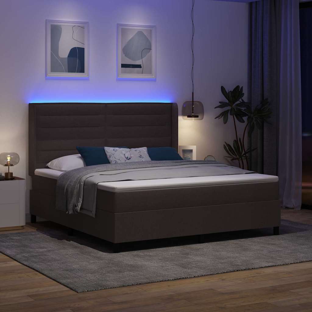 LED Box Spring Bed med hovedgærde Mørk Brun 180 x 200 cm Stof