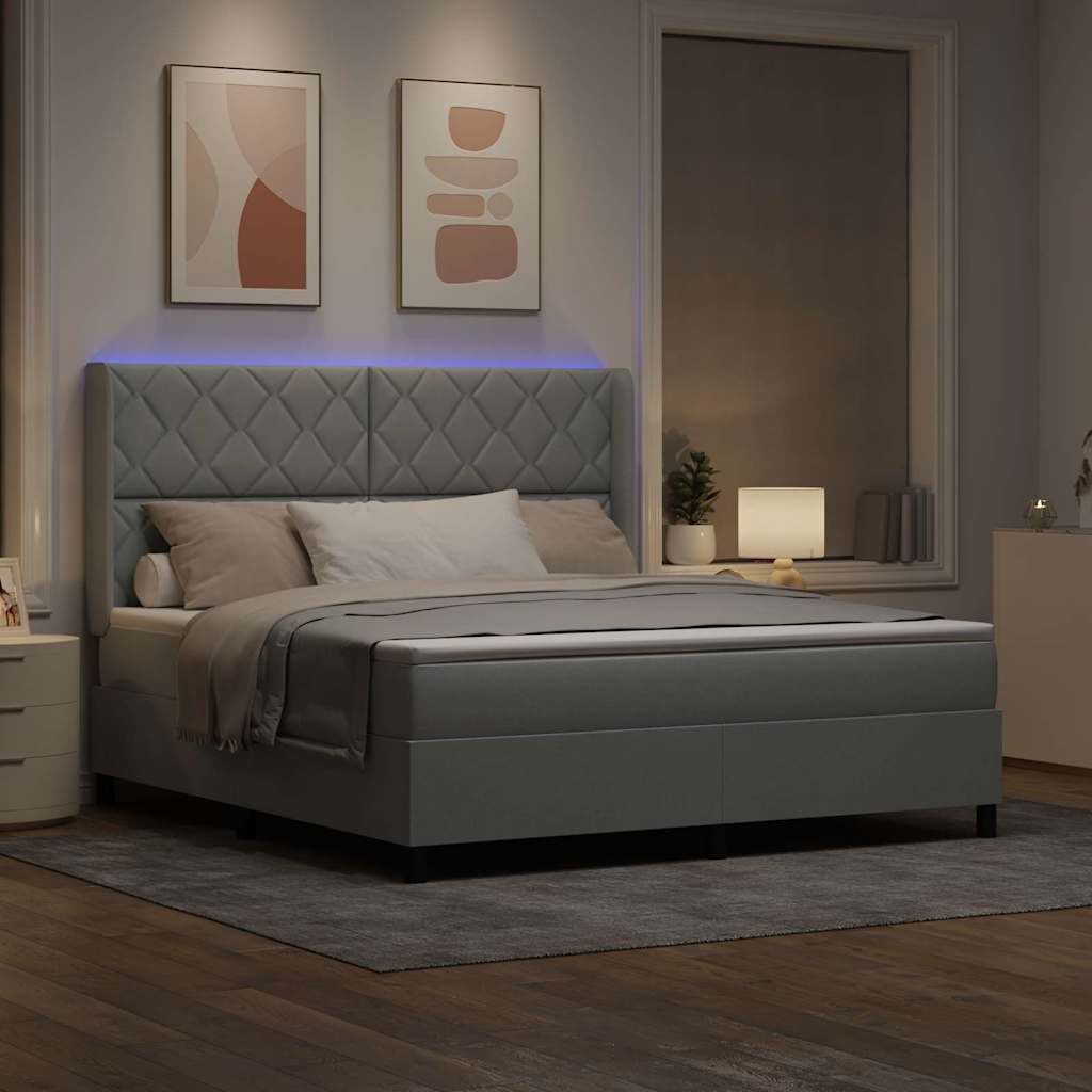 LED Box Spring Bed med hovedgærde Lysegrå 180 x 200 cm Stof