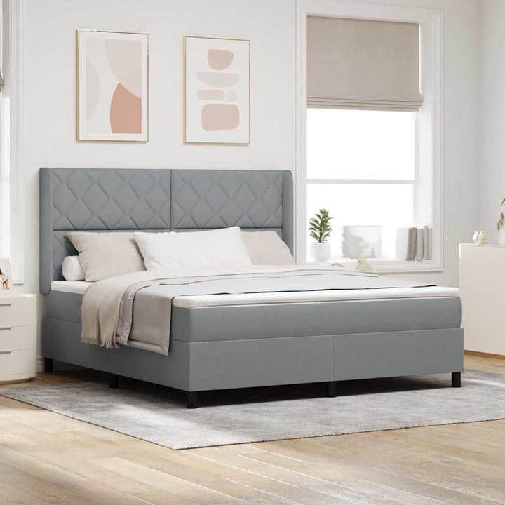 LED Box Spring Bed med hovedgærde Lysegrå 180 x 200 cm Stof