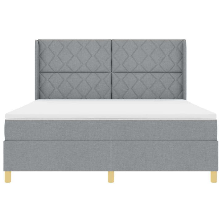 Box spring seng med LED-lysstrimler Lysegrå 180 x 200 cm Stof