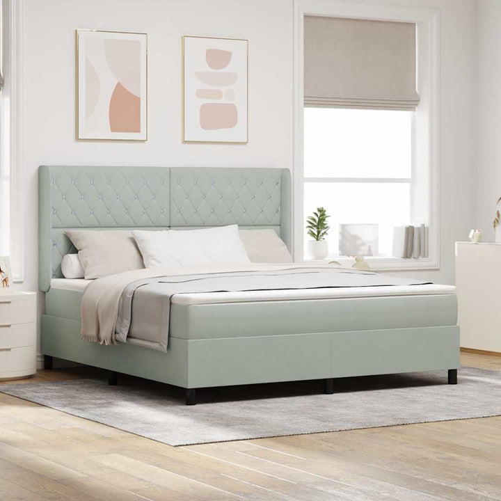 Box spring seng med madras med LED Lysegrå 180 x 200 cm Fløjl
