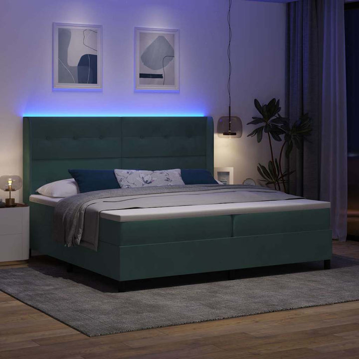 Box spring seng med madras med LED Mørkegrøn 200 x 200 cm Fløjl