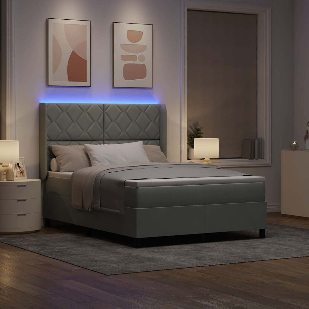 Box spring seng med LED-lysstrimler Lysegrå 140 x 190 cm Fløjl