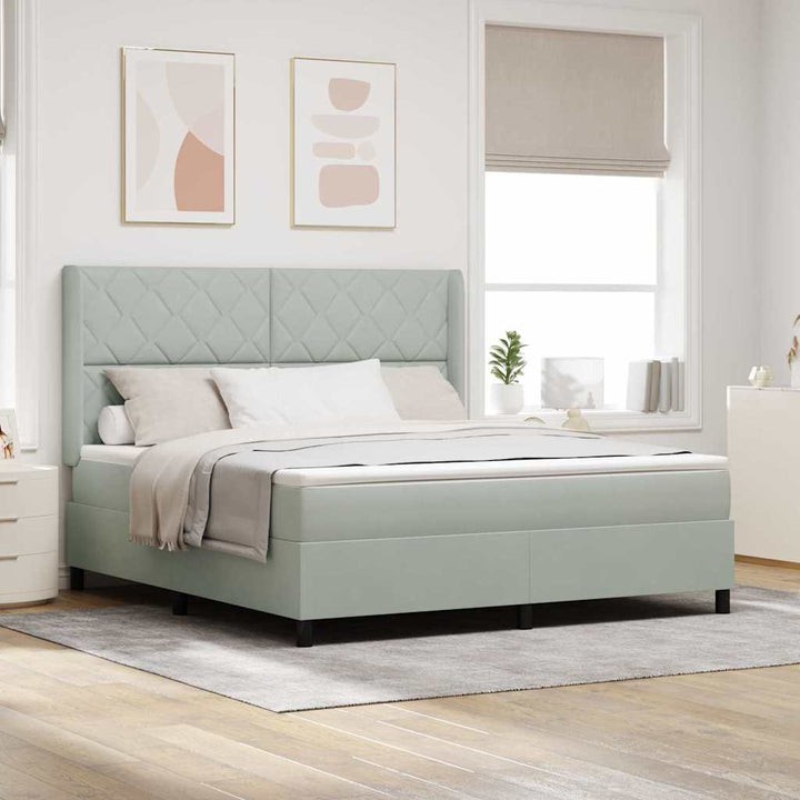Box spring seng med madras med LED Lysegrå 180 x 200 cm Fløjl