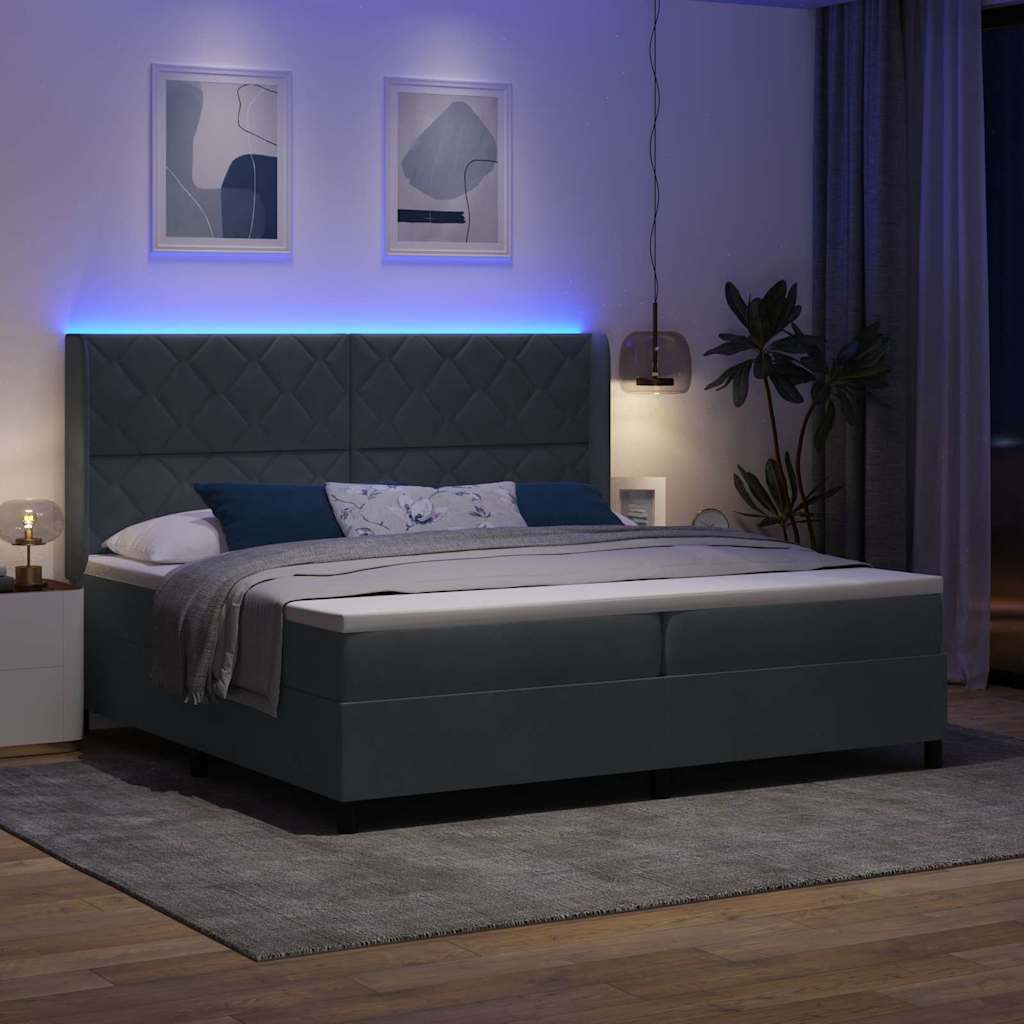 Box spring seng med LED-lysstrimler Mørkegrå 200 x 200 cm Fløjl