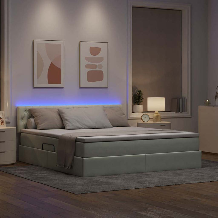 LED opbevarings seng med madras Lysegrå 180 x 200 cm Fløjl