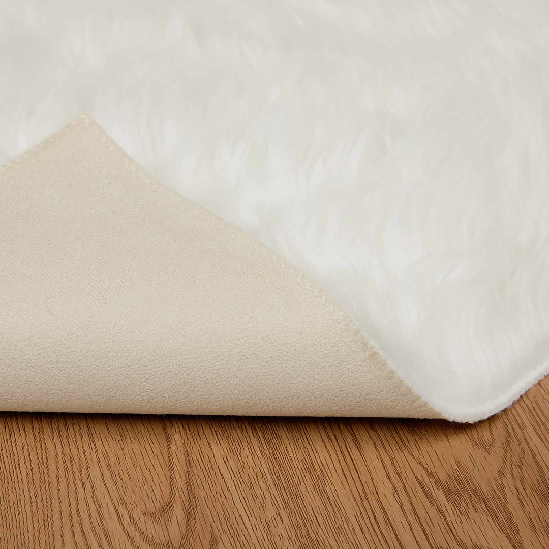 Fuskobbel lammeskindstæppe TAFALLA Hvid 240 x 240 cm Polyester