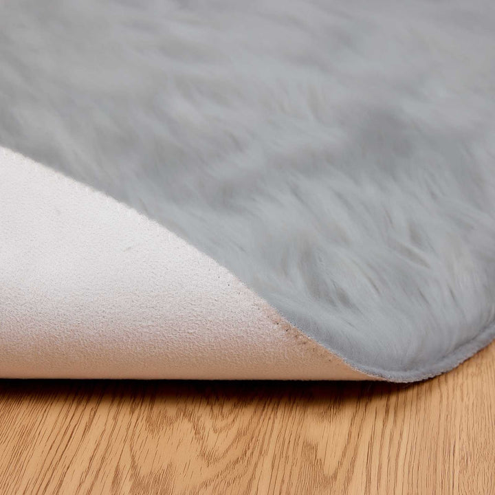 Fuskobbel lammeskindstæppe TAFALLA Grå Ø 200 cm Polyester