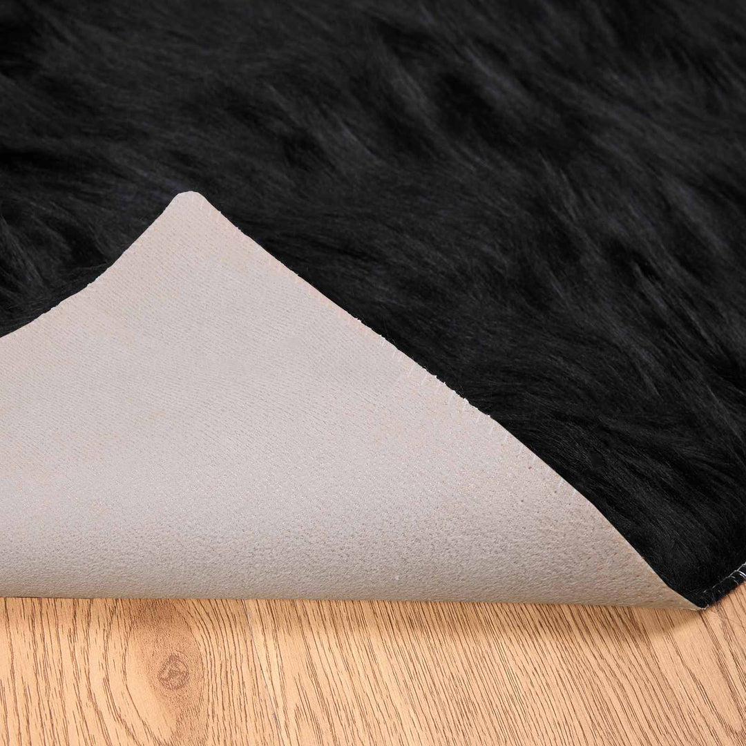 Fuskobbel lammeskindstæppe TAFALLA Sort 160 x 160 cm Polyester