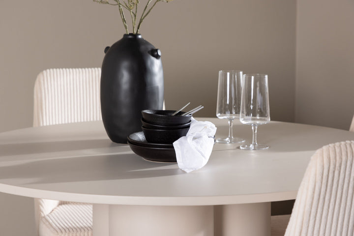Venture Home Olivia Dining Table with Leone Dining Chair