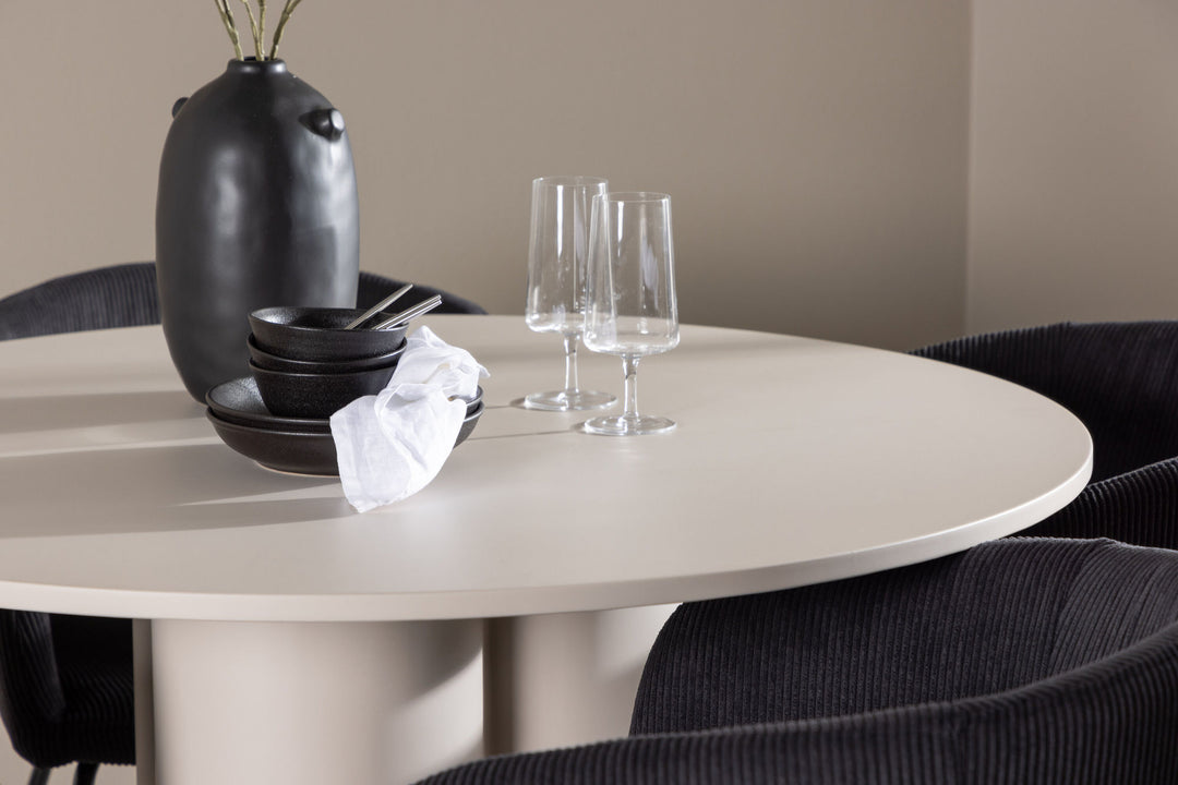 Venture Home Olivia Dining Table with Berit Dining Chair