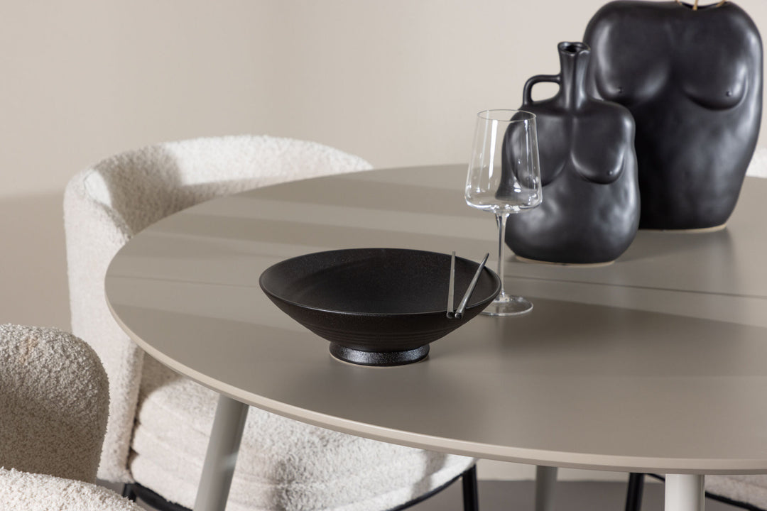 Venture Home Plaza Dining Table with Agnes Dining Chair