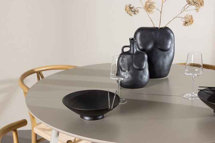 Venture Home Plaza Dining Table with Alfons Dining Chair