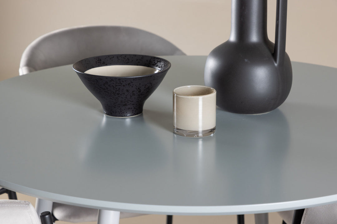 Venture Home Plaza Dining Table with Evelina Dining Chair