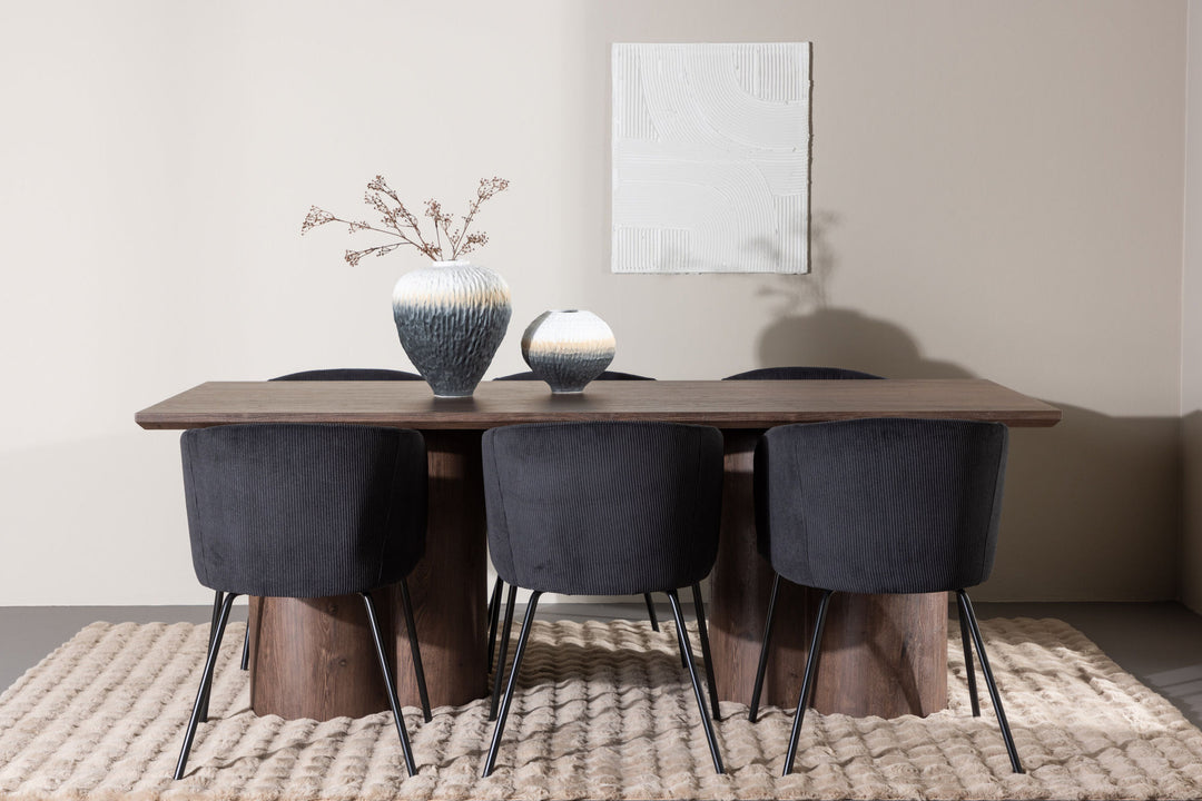Venture Home Olivia Dining Table with Berit Dining Chair