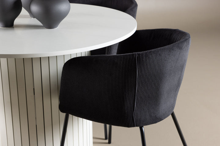 Venture Home Härön Dining Table with Berit Dining Chair